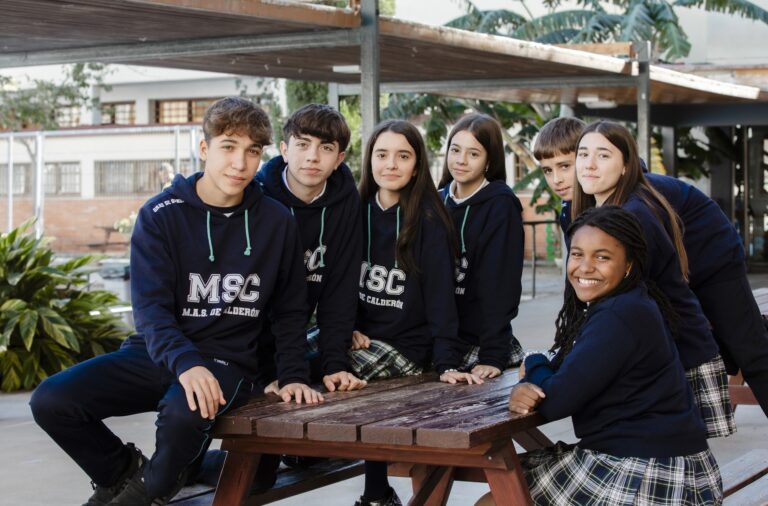 Alumnos de secundaria del Colegio M.A.S. de Calderón