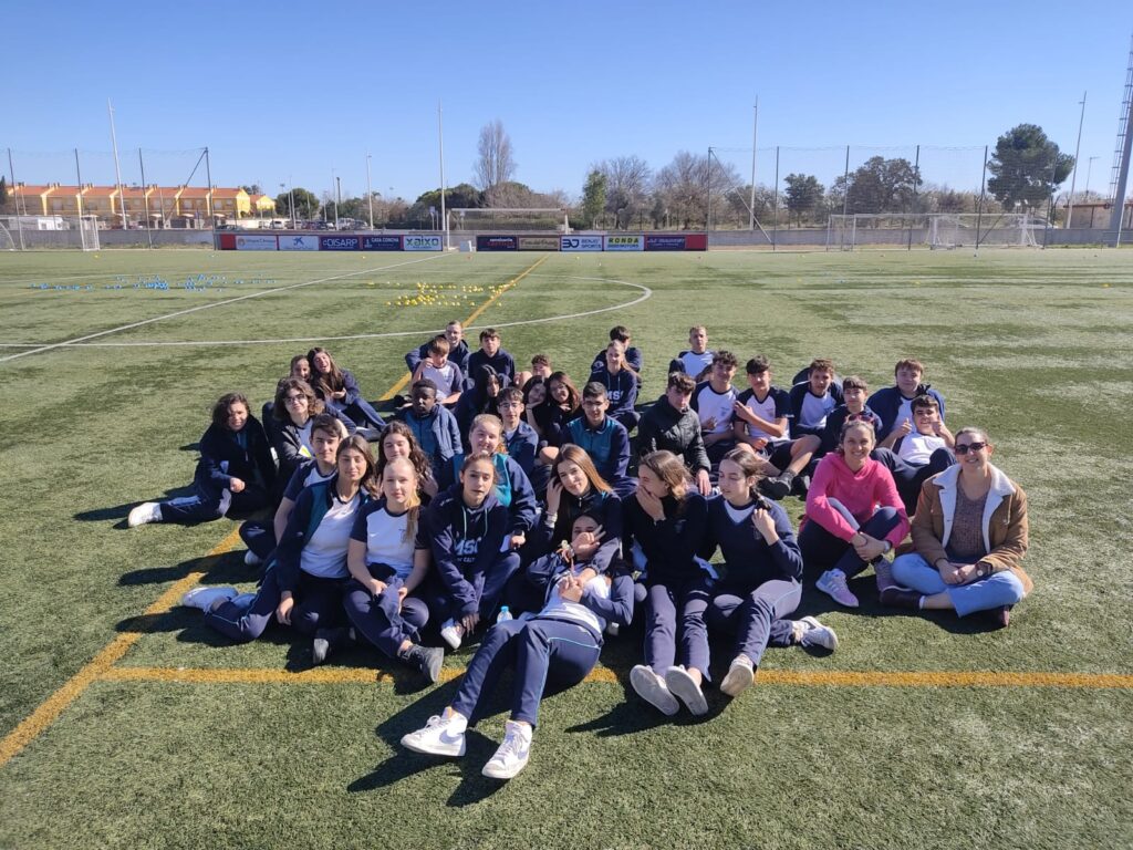 Jóvenes que han participado en la Participación del Colegio MAS de Calderón en la Carrera Benéfica a Favor de la Fundación IN, Jóvenes contra el Cáncer